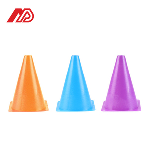Attrezzatura per Allenamento Calcistico in Vendita, Coni per Agilità da 7 Pollici (18 cm) per Allenamento Sportivo - Product Image 4