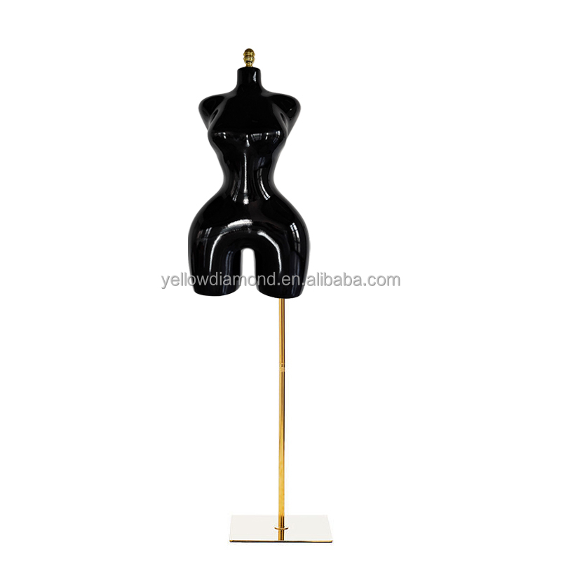 Noir brillant, Base plate
