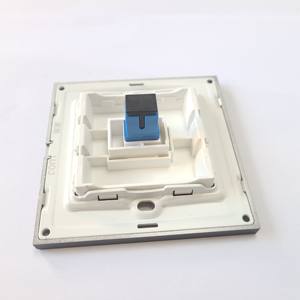 NEWAY op maat gemaakte kunststof spuitgietonderdelen met glasvezelverdeelkast - Product Image 6