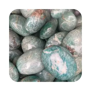 Sıcak satış doğal kristal şifa toplu cilalı mavi kuvars Palm taş amazonit kaya el sanatları meditasyon süslemeleri için