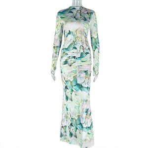Abito Lungo con Stampa Astratta Accattivante a Maniche Lunghe - Glamour Senza Sforzo, Vestiti Sexy da Donna per l'Autunno - Product Image 3