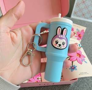 Portachiavi Giocattolo Mini Tazza Kawaii Labobu, Accessori Ciondolo 3D Carino per Zaino, Ornamenti per Borsa Mini Portachiavi <span class=keywords><strong>Stanley</strong></span> Labobu - Product Image 6
