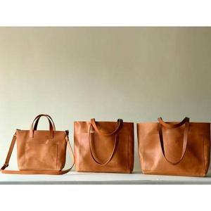 Sac à main en similicuir pour femme avec bandoulière, intérieur spacieux pour les essentiels quotidiens, les voyages, le shopping, les fêtes et la mode décontractée - Product Image 1