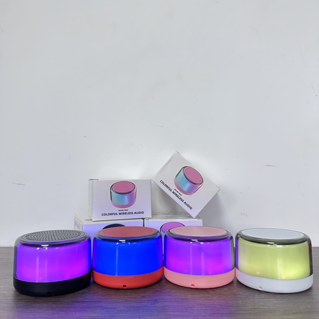 New RGB Ambient Light Outdoor Portable Audifonos Bluetooth Mini Design Multi Functionality Cylinder Shape Bluetooth Speaker