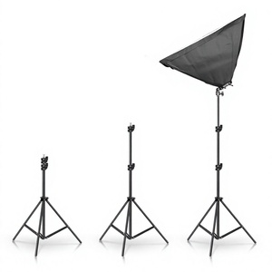 Gutes Studio-Blitzlicht-Fotografie-Ausrüstungsset für den Innenbereich mit 50 x 70 cm <span class=keywords><strong>Softbox</strong></span>, 135-W-Glühbirne, Lichtstativ und Tragetasche. - Product Image 3