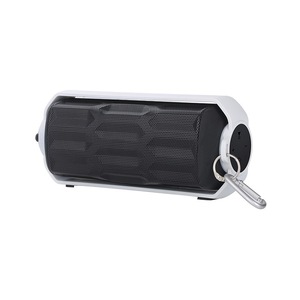 Altavoz Portátil Impermeable para Exteriores con Doble Controlador, Batería Recargable y Diseño Compacto - Product Image 5