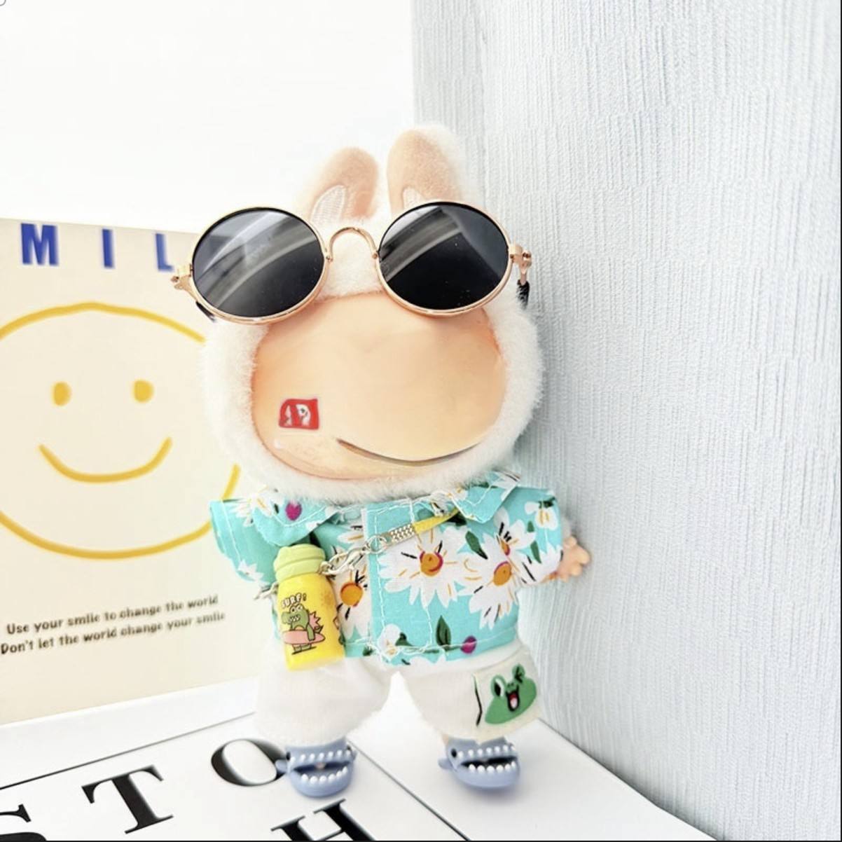 Yellow teapot, blue shark shoes, sky blue beach set