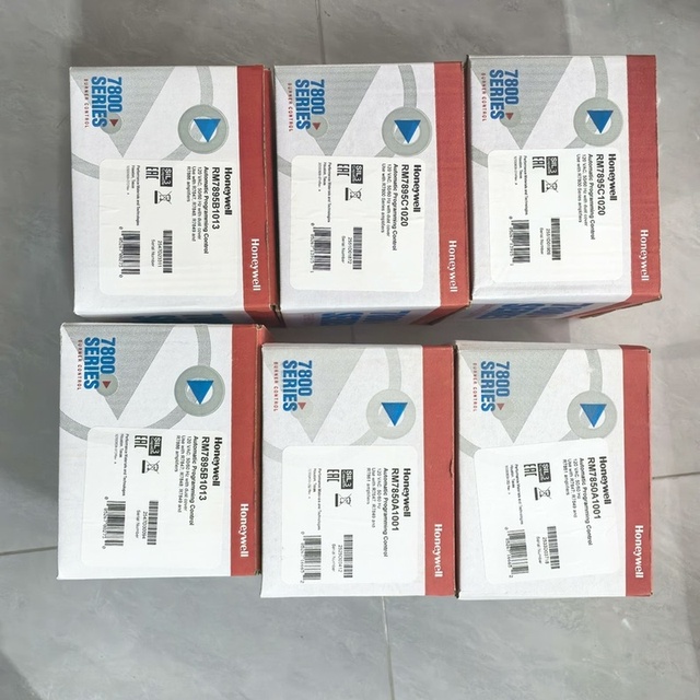 RM7824A1006 Controller PLC