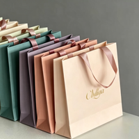 Tas Kosmetik Karton Putih Daur Ulang Langsung dari Pabrik, Logo Custom Tersedia, Tahan Beban Berat 6-9kg, Sablon Merek Parfum
