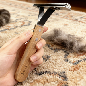 Peigne à poils d'animaux réutilisable - Manche en bois, grattoir métallique double face pour tapis, meubles et intérieur de voiture - Product Image 4