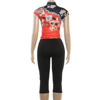 Nouvel ensemble décontracté deux pièces pour l'automne : T-shirt court imprimé et pantalon capri slim assorti