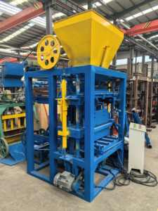 Mesin pembentuk blok 4-26 hidrolik otomatis sepenuhnya portabel membuat bumi batu bata dari bahan mentah semen - Product Image 5