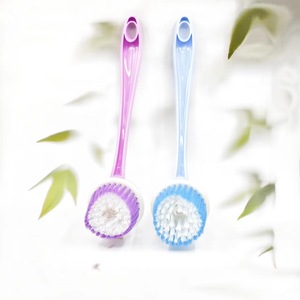 Brosse à vaisselle suspendable et détachable, brosse en plastique créative à long manche pour éliminer la graisse et nettoyer les casseroles, 2 yuans - Product Image 3