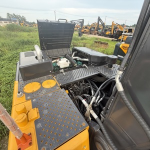 Excavatrice sur chenilles Volvo EC300 d'occasion, 30 tonnes, modèle 2022, avec moteur, boîte de vitesses, pompe et composants hydrauliques – Vente Flash - Product Image 4