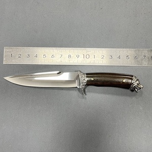 Cuchillos <span class=keywords><strong>de</strong></span> caza con mango <span class=keywords><strong>de</strong></span> madera <span class=keywords><strong>de</strong></span> aspecto feroz con tratamiento <span class=keywords><strong>de</strong></span> espejo en relieve <span class=keywords><strong>de</strong></span> Lobo, cuchillos <span class=keywords><strong>de</strong></span> hoja fija con vaina, cuchillos huntimg - Product Image 5