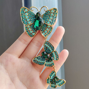 PFT Novo Broche Criativo de Borboleta Longo com Strass, Estilo Retrô, Acessório de Peito para Casamento com Design de Inseto, em Liga Banhada a Ouro - Product Image 4