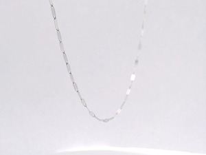Collar Delgado de Platino Pt950 Blanco con Curva Suave y Eslabones Alargados para Mujer de Oficina, Uso Diario Minimalista - Product Image 6