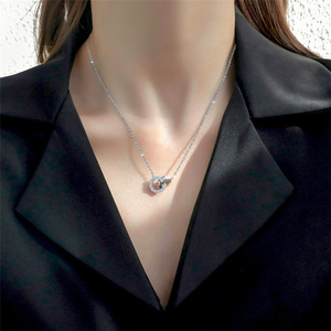 Collier court simple et tendance pour femme en acier titane à double anneau numérique romain, chaîne de clavicule, or rose 18 carats, argent - Product Image 5