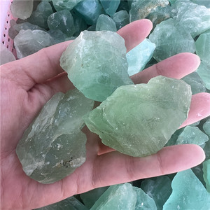 Venta al por mayor precio barato cristal natural piedra en bruto fluorita verde Piedra en bruto para Heling - Product Image 6