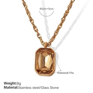 Ensemble de collier et boucles d'oreilles pour femme, champagne, petit cube géométrique 3D, haute couture, serti de diamants, luxe léger, forme carrée. - Product Image 6