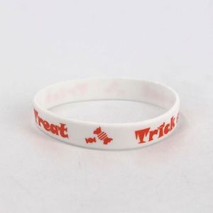 สายรัดข้อมือซิลิโคนลายฟักทองและค้างคาวสำหรับฮาโลวีน พร้อมโลโก้สั่งทำ กันน้ำ ของขวัญสำหรับงานปาร์ตี้ - Product Image 3