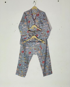Ensemble de pyjama pour femmes, motif ethnique imprimé à la main, gris, peau sensible, haute qualité, prix de gros - Product Image 5