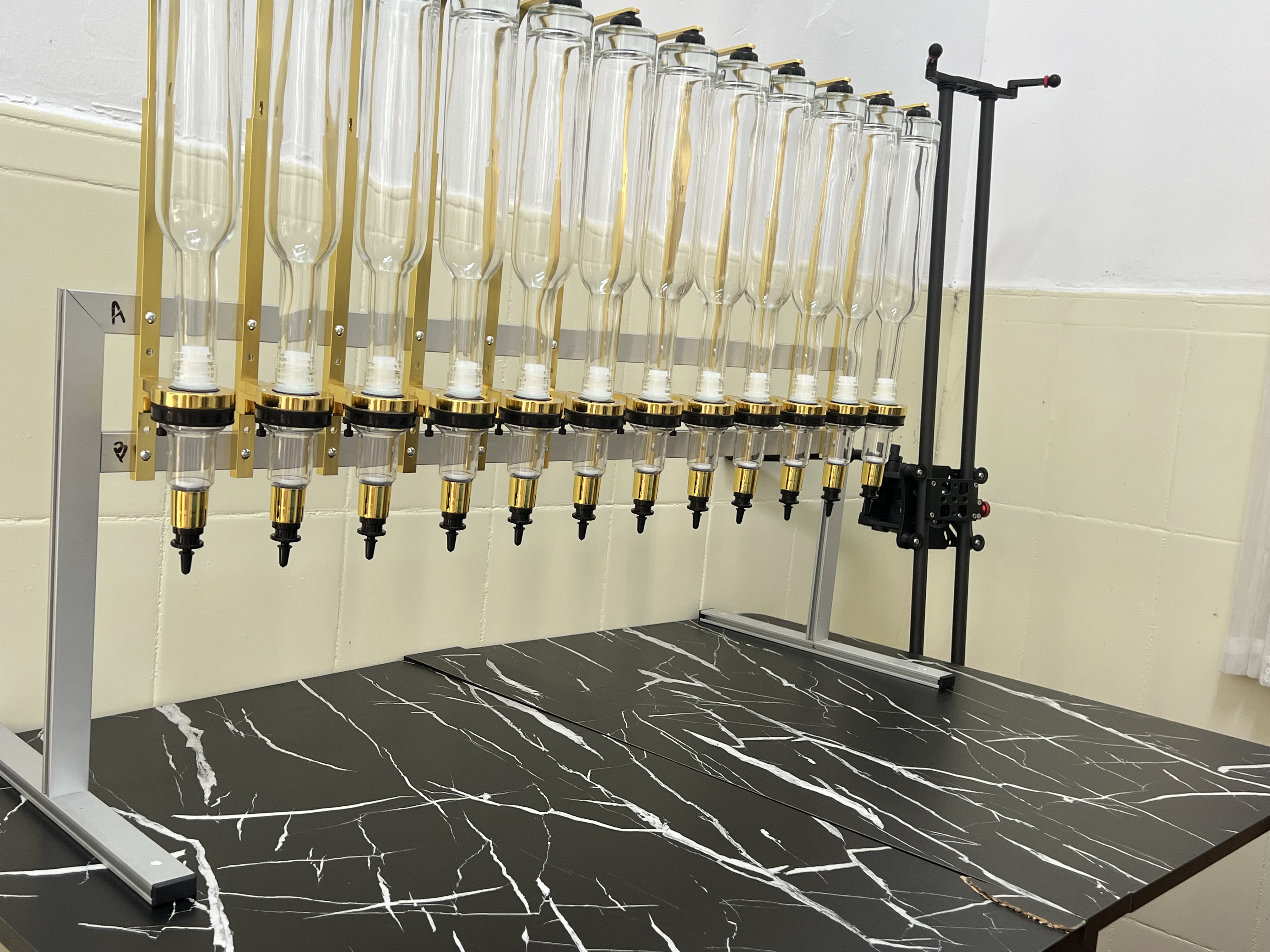 Perfume Machine - Perfume Bottle Dispenser Machine - Manual 12 Bottle