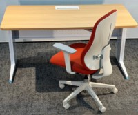 Support de bureau domestique personnel avec conduit de câbles intégré et plaques latérales emboîtables pour appartement, maison ou espace de travail