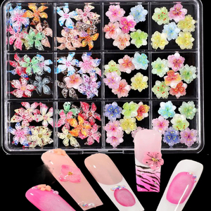 12 grilles de breloques <span class=keywords><strong>pour</strong></span> <span class=keywords><strong>ongles</strong></span> en <span class=keywords><strong>résine</strong></span>, motifs fleurs de cristal de glace 3D sculptées et fleurs de lys 3D, couleurs assorties, <span class=keywords><strong>pour</strong></span> <span class=keywords><strong>la</strong></span> décoration de manucure de luxe - Product Image 4