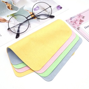 Chiffon de nettoyage de <span class=keywords><strong>lunettes</strong></span> en microfibres multicolores <span class=keywords><strong>pour</strong></span> <span class=keywords><strong>lunettes</strong></span> <span class=keywords><strong>Lunettes</strong></span> de soleil Mac Camera Computer Eyeglasses Care Products - Product Image 1