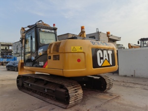 Caterpillar 320D d'occasion en excellent état, faible nombre d'heures, peinture d'origine, bien entretenue, fonctionnement stable, haute efficacité, prix avantageux, prête à être expédiée - Product Image 3