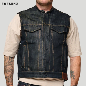 Gilet en denim brut indigo ciré pour homme, col bandoulière, double poche à rabat, empiècement en cuir, surpiqûres dorées, coupe ajustée, style motard - Product Image 1