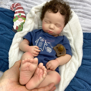 Muñeca Reborn <span class=keywords><strong>de</strong></span> Silicona, Bebé Regordete <span class=keywords><strong>de</strong></span> 20 Pulgadas, Piel Ultra Suave, Muñeca con Peso, Cabello Rizado Injertado a Mano para una Sensación Realista y Confortable - Product Image 4