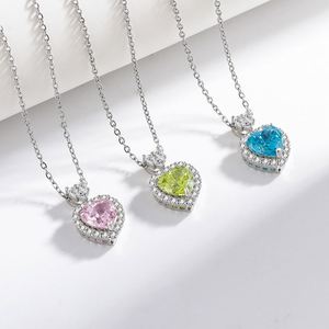 Collar para Mujer con Zirconia Completa, Collar de Corazón Brillante con Gemas de Colores, Collar de Corazón de Flor, Collar de Diamantes de Alto Carbono Brillantes - Product Image 2