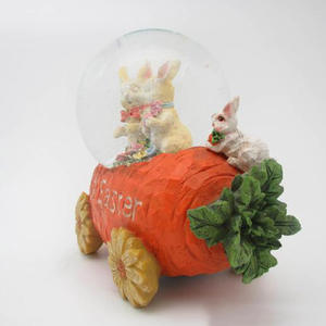 Joyeuses Pâques personnalisées boule à eau lapin boule à neige en résine motif animal couple sur voiture carotte - Product Image 4