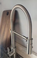 Robinet de cuisine moderne à poignée unique chromé, à un seul trou, avec douchette extractible et rotative