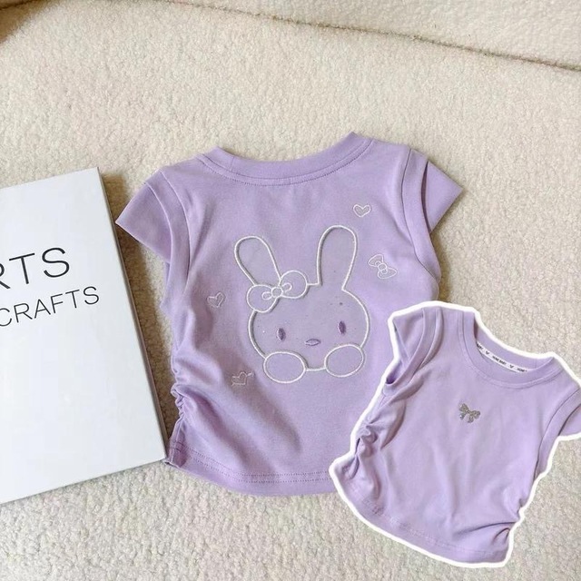 New children's short-sleeved top for girls, summer 2026, stylish and trendy Korean style.