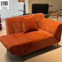 Fauteuil de salon en tissu texturé vert olive de style moderne avec dossier incurvé et pieds en métal pour la maison, le bureau, les coins lecture et les cafés rétro