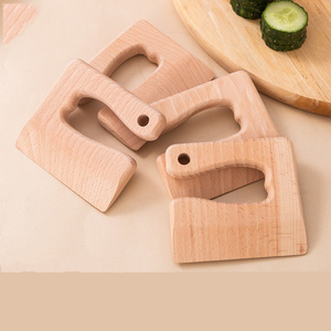 Couteau de cuisine <span class=keywords><strong>en</strong></span> <span class=keywords><strong>bois</strong></span> jouet Hêtre Légumes <span class=keywords><strong>et</strong></span> fruits Couteaux <span class=keywords><strong>en</strong></span> <span class=keywords><strong>bois</strong></span> Cartoon Jouets <span class=keywords><strong>en</strong></span> <span class=keywords><strong>bois</strong></span> massif Vente <span class=keywords><strong>en</strong></span> gros - Product Image 2
