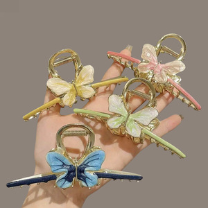 YJL Elegante Fermacapelli Grande in Metallo a Forma di Farfalla, Classico e Raffinato, Accessorio Moda per Ragazze - Product Image 1