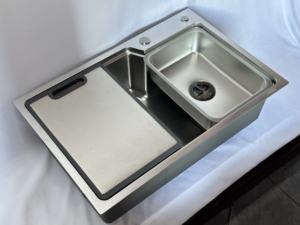 Fregadero de Cocina Moderno Leimanxi de Acero Inoxidable SUS 304 de 1.3mm de Grosor, Modelo 6845 Stretch Craft - Product Image 2