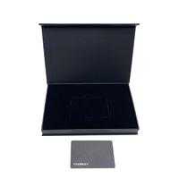 Boîtes cadeaux pour cartes de crédit VIP avec impression personnalisée du logo, gaufrage, laminage mat, doublure en éponge, fermeture magnétique, emballage promotionnel