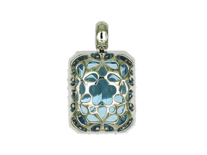 Pendentif artisanal en or blanc 18 carats avec topaze bleue taille émeraude, halo de diamants, grand collier avec pierre précieuse pour femme - Product Image 2