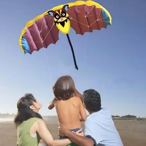 Cometa SEE01 de Doble Línea, Cuerpo Flexible, Deportiva y Acrobática con Tela a Cuadros - Fácil de Volar en Brisa Ligera para Edades de 0 a 24 Meses - Product Image 4