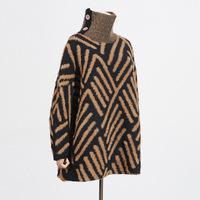 OEM/ODM Haut en tricot décontracté à la mode pour femmes, col montant, manches longues, pull rayé en fourrure de vison, bouton respirant pour l'automne