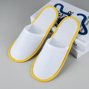 Pantuflas de Felpa Baratas Directas de Fábrica con Ribete Amarillo, Venta al Por Mayor a Bajo Precio - Product Image 3