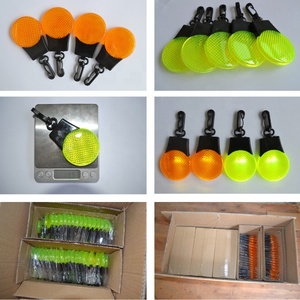 LINLI Hình Dạng Bóng Đèn Mini Phản Xạ Cho Trẻ Em Sinh Viên Cảnh Báo Ánh Sáng Nhựa Xách Tay <span class=keywords><strong>LED</strong></span> Ánh Sáng Lên Nhấp Nháy Phản Chiếu <span class=keywords><strong>Keychain</strong></span> - Product Image 5