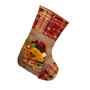 Nouveauté 2023 : Sacs cadeaux chaussettes de Noël rouges, personnalisables (couleur et logo), service OEM, en tissu, pour décoration de Noël - Product Image 1