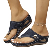 Sandales d'été rétro 2026 – Tongs compensées en cuir PU pour femmes – Vente en gros