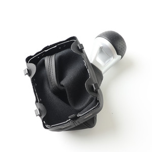Pommeau de levier de vitesse en cuir 6 vitesses Audi A3, design ergonomique pour l'amélioration de l'intérieur de la voiture - Product Image 1